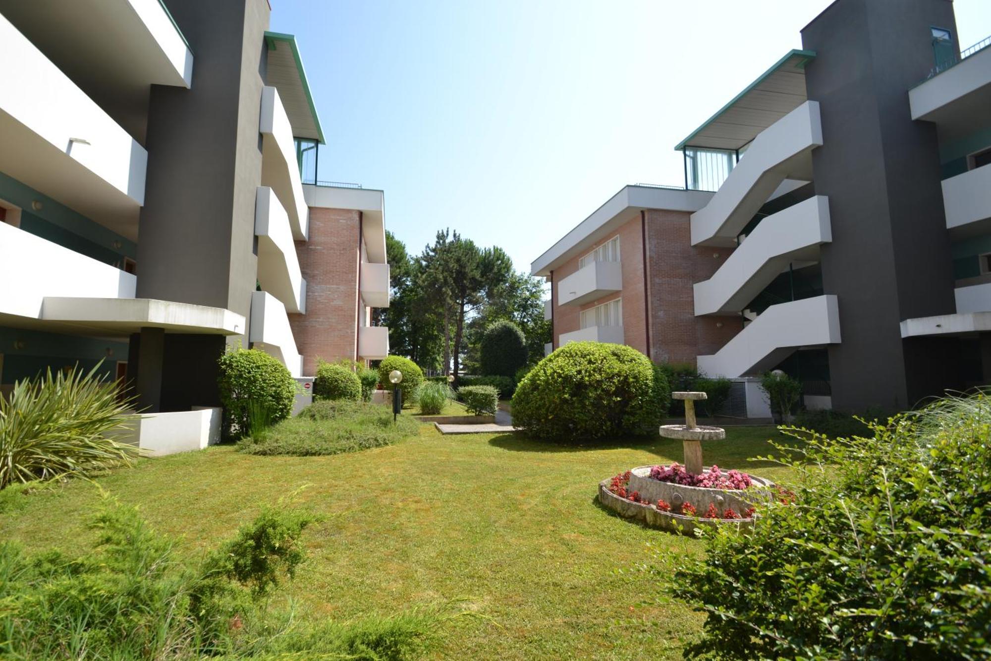 Gemini Apartment *